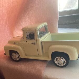 NOB Motormax Die Cast 1/24 Scale 1956 Ford F-100 Pickup Truck